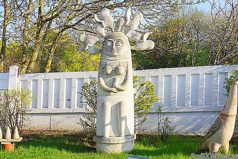 Шедевры гончарного искусства Украины: парковая скульптура