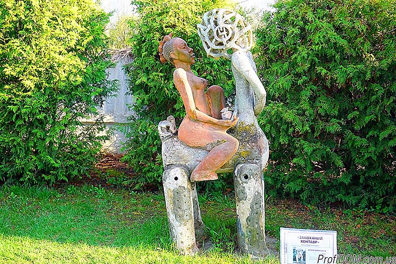 Шедевры гончарного искусства Украины: парковая скульптура