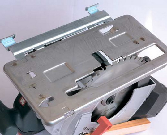 Аккумуляторная дисковая пила по металлу Metabo MKS 18 LTX 58