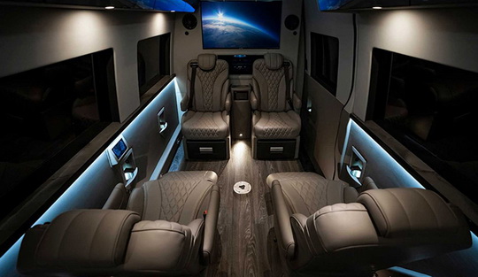 На базе Mercedes-Benz Sprinter создан офис на колесах VIP-класса