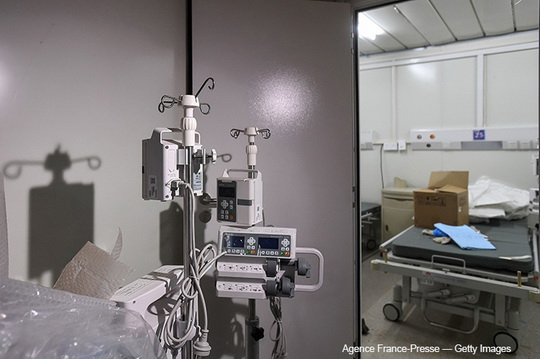В Китае за 10 дней построили спецбольницу для больных коронавирусом
