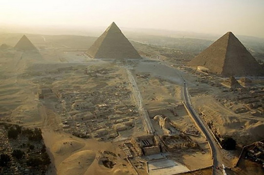 Куда исчезла четвертая великая египетская пирамида