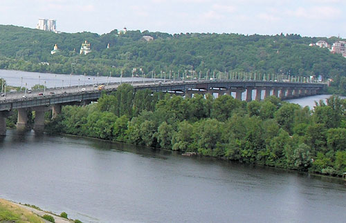 Ограничено движение в связи с строительством развязки у моста Патона