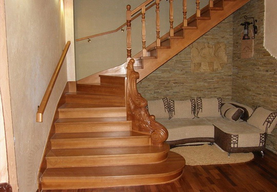 Четыре самых распространенных типа деревянных лестниц в частных домах