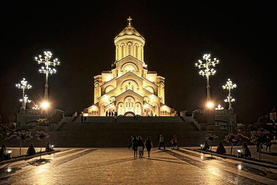Один из самых больших Троицких Соборов мира в Тбилиси
