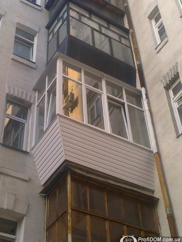 Остекление балконов для квартир с высоким потолком