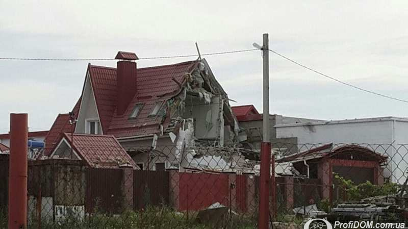 Все разрушения Луганска_486