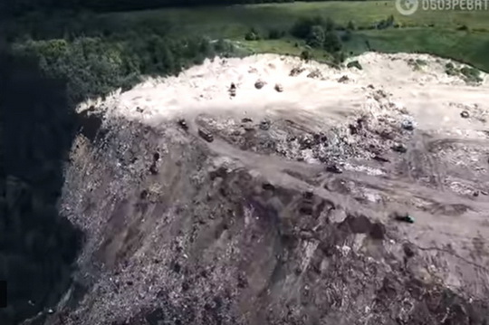 Кто и куда вывозит мусор с киевских строек