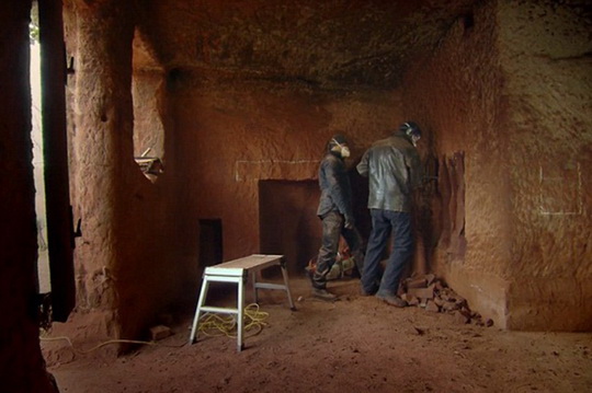 Как в Англии из 700-летней пещеры сделали апартаменты