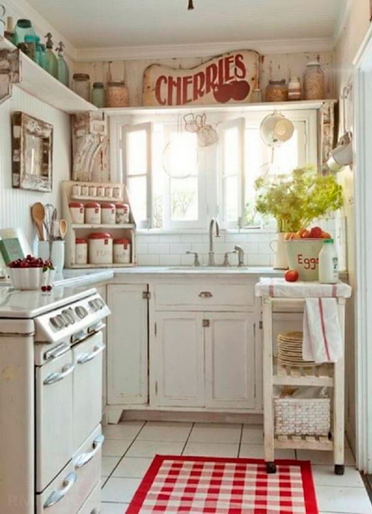 Как обустроить маленькую кухню