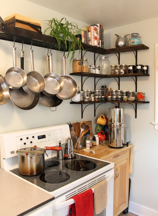 Как обустроить маленькую кухню