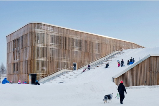 В Швеции построили многофункциональную парковку будущего