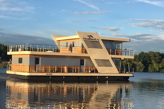 Самые красивые плавучие дачи
