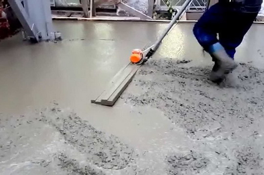 Как выбрать виброрейку для укладки бетона