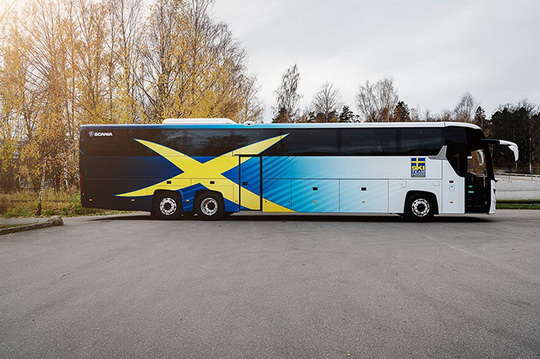 Scania для национальной сборной выпустила эксклюзивный автобус c солнечными батареями