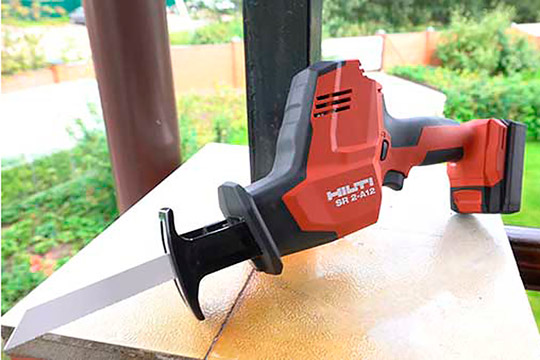 Аккумуляторная сабельная пила Hilti SR 2-A12