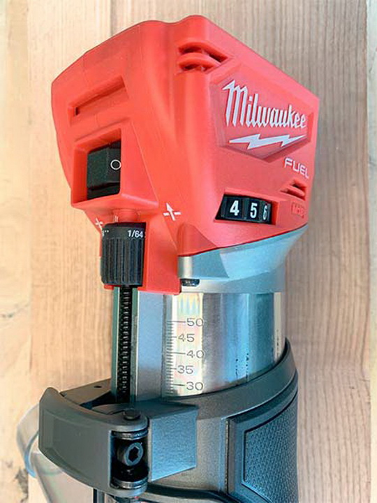 Аккумуляторный кромочный фрезер Milwaukee M18 FTR