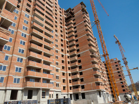 «Укрбуд» выступает против завершения строительства своих замороженных жилых комплексов