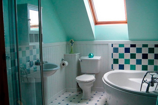 Как оформить потолок в ванной комнате