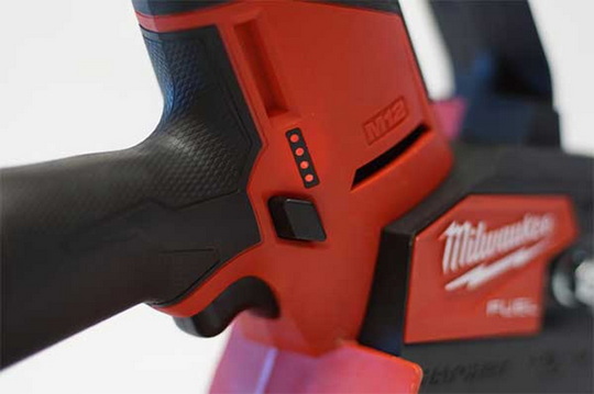 Аккумуляторнай цепная пила Milwaukee M12 Fuel FHS