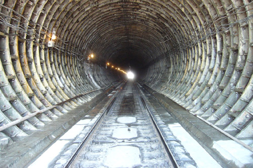 В строительстве Бескидского туннеля подкинули работ на 8 млн. грн.