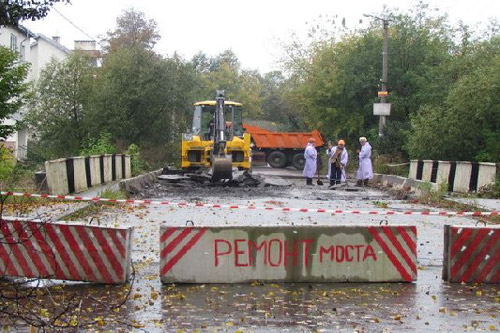 Мост в Ивано-Франковске решили починить еще раз