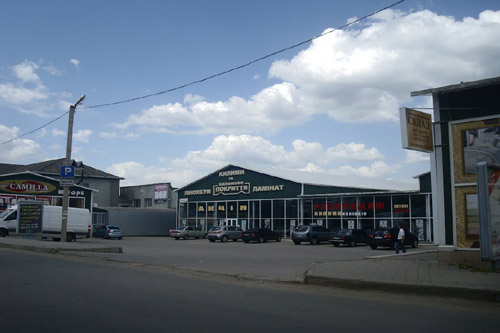 ГАСК в Хмельницком отказал рынку и магазину