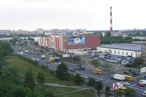 В Киеве 10 лет незаконно работал торговый комплекс