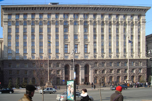 На содержание своего здания депутаты подкинули 12 млн. грн.