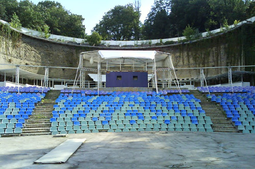 «Зеленому театру» будут искать нового ремонтника