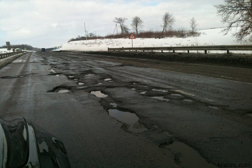 Трассу Киев-Одесса оставили без ремонта за 120 млн. грн.