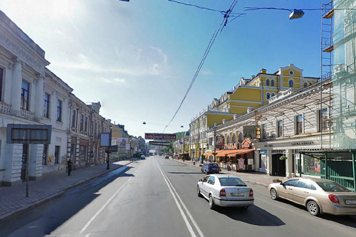 Дороги в трех районах Киева таки починят