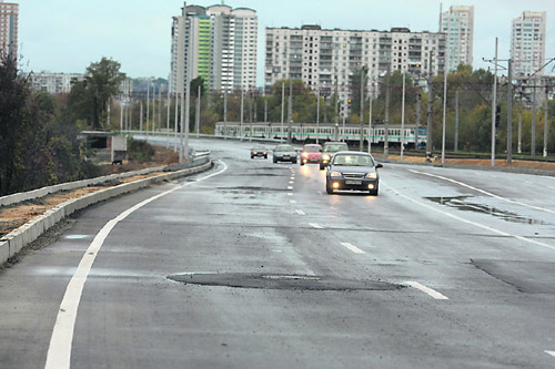 Одновременно все дороги в Киеве ремонтировать не будут