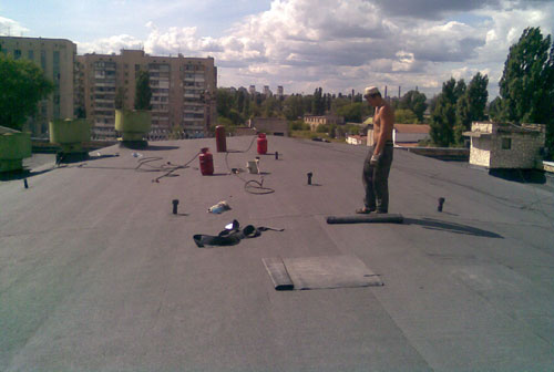 В Харькове отремонтируют крыши на 1200 домах