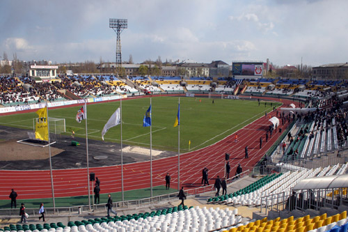 Правительство постановило не ремонтировать стадион в Луганске