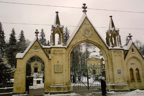 Львов планирует грандиозный ремонт Лычаковского кладбища