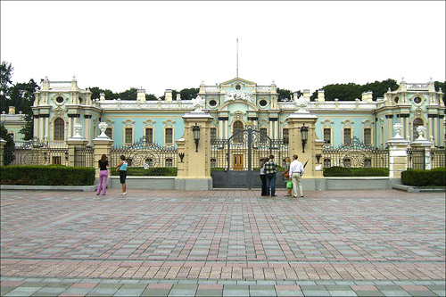 Вертолет президента выиграл наземный бой