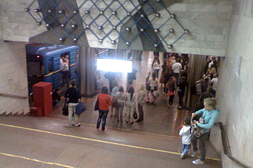 Сломался поезд метро