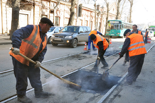 Во Львове кипит работа по ремонту тротуаров и дорог