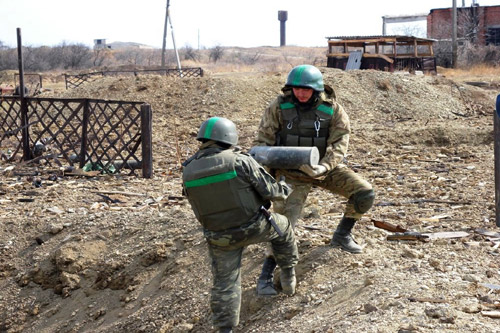 За сутки на границе зоны АТО разминировали 52 га стройплощадок