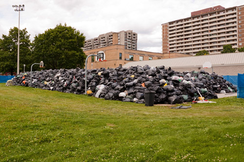 Мусор из ровенских школ будут вывозить депутаты