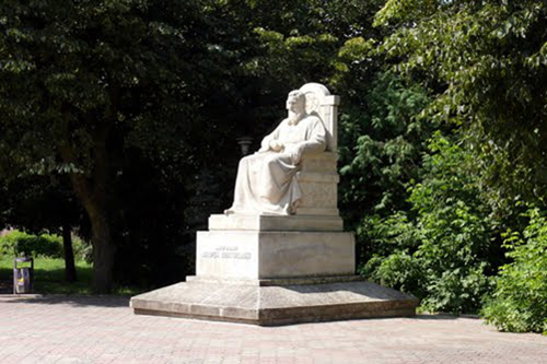 Для установки памятника во Львове планируют перенести дорогу