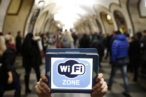 Интернет просочился уже и в киевское метро