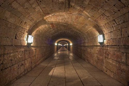 Строители спасли музей, засыпав старинные подземелья