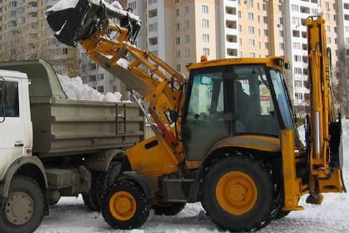 В эти выходные в Киеве убрали 24 тысячи тонн снега