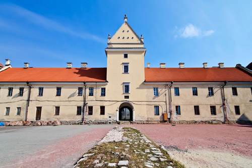С первого захода отремонтировать замок в Жовкве не получилось