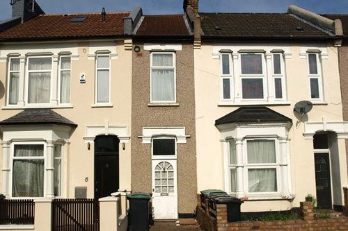 В Лондоне почти за 400 000 долларов продан дом, шириной 2 метра 