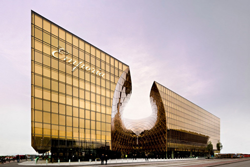 Построен самый большой торговый центр Скандинавии с необычной архитектурой