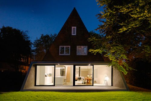 В Голландии проведена «треугольная» реконструкция старого дома