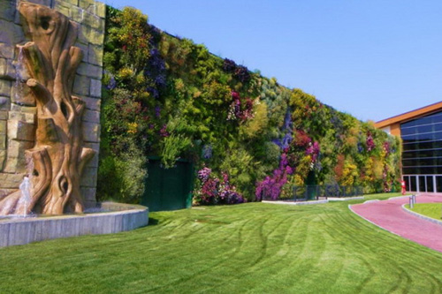 В книгу Рекордов Гинесса попал крупнейший в мире вертикальный  сад